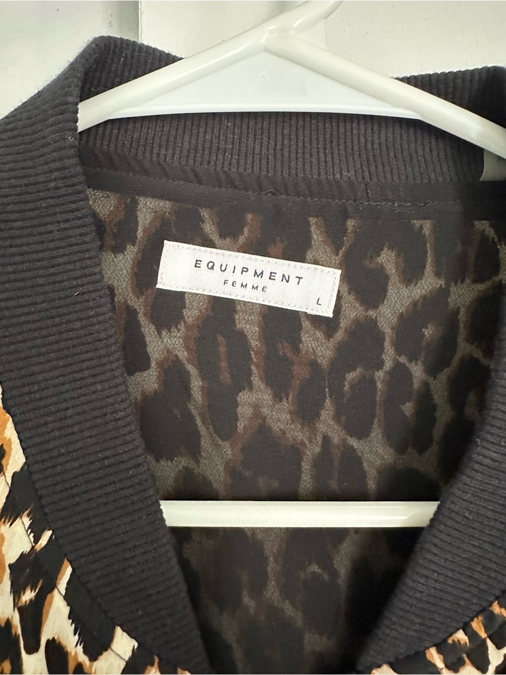 NWT Equipment Leopard Print Abbott Bomber Jacket - 100% Silk - Picture 4 of 6